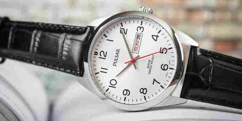 VYBRALI JSME 6 NEJ: Dobře čitelné a elegantní pánské hodinky do 5000 Kč